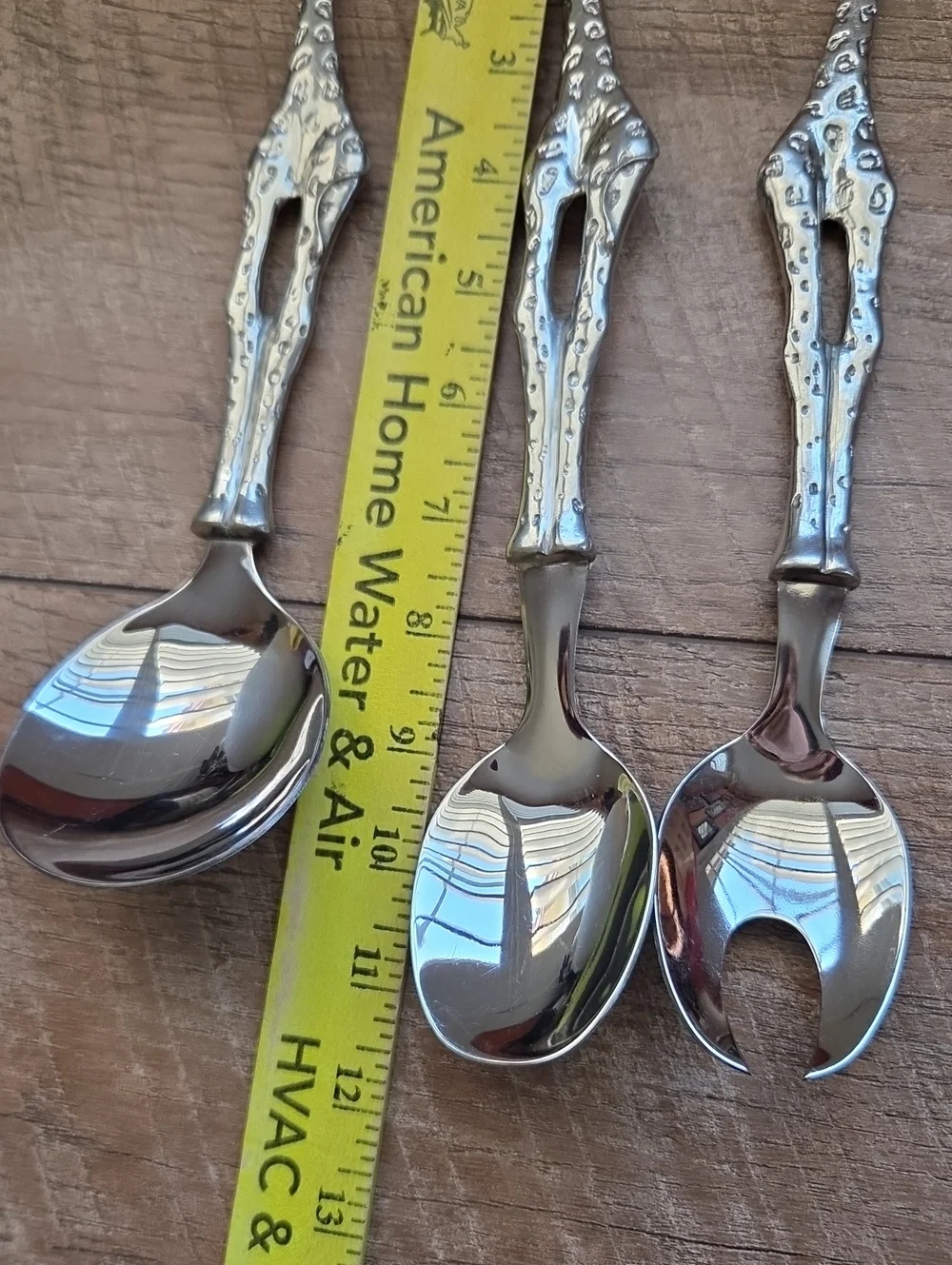 GIRAFFE SALAD SERVERS LARGE +SERVING SPOON-EARTHANGEL